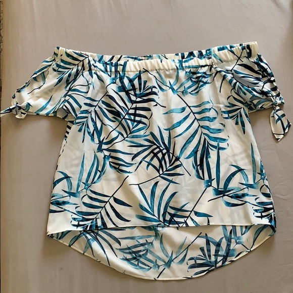 Off the shoulder top - Picture 1 of 1